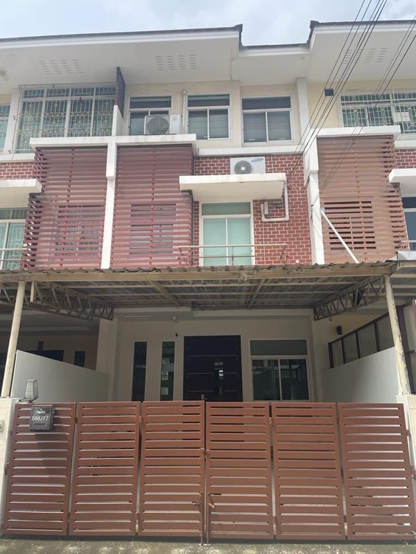 ขาย ทาวน์โฮม 3 ชั้น เดอะบริติช สาทร-กัลปพฤกษ์ รีโนเวทใหม่ พร้อมอยู่หรือทำสำนักงาน ติดต่อ/line 0619419639
